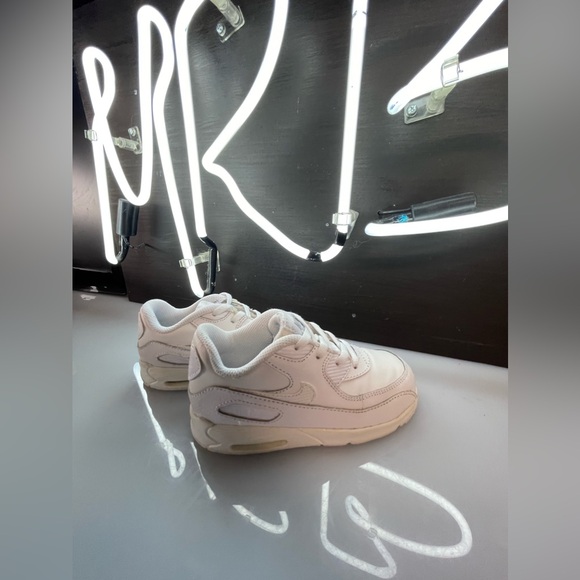 Nike Air Max - Picture 2 of 6